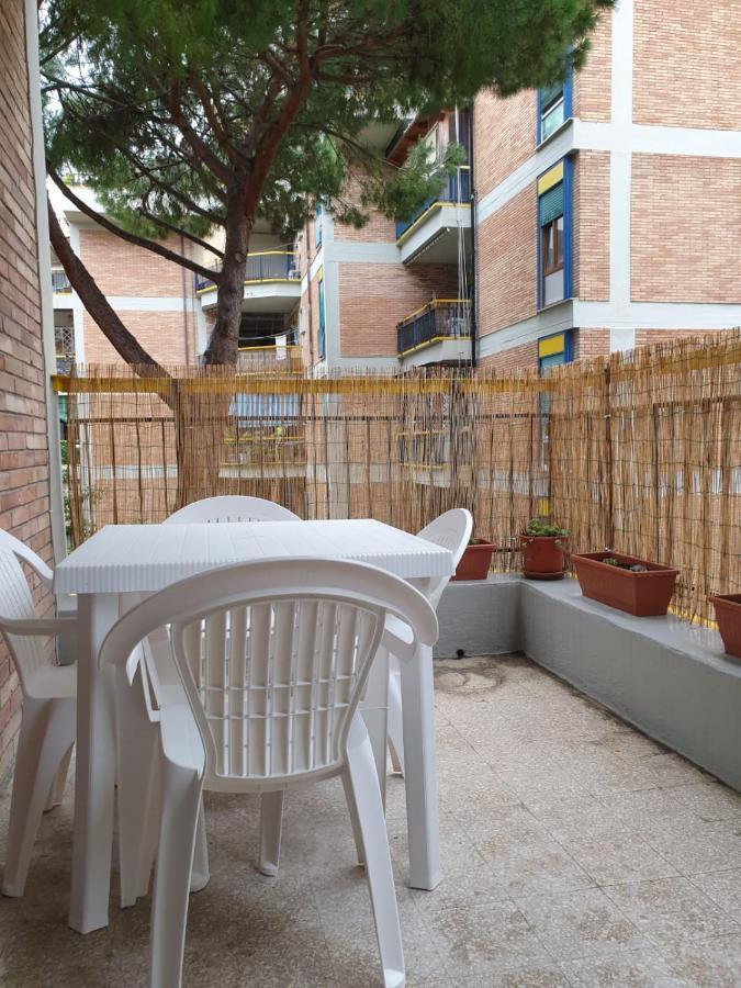 Trilocale Lido Di Roma Leilighet Lido di Ostia Eksteriør bilde