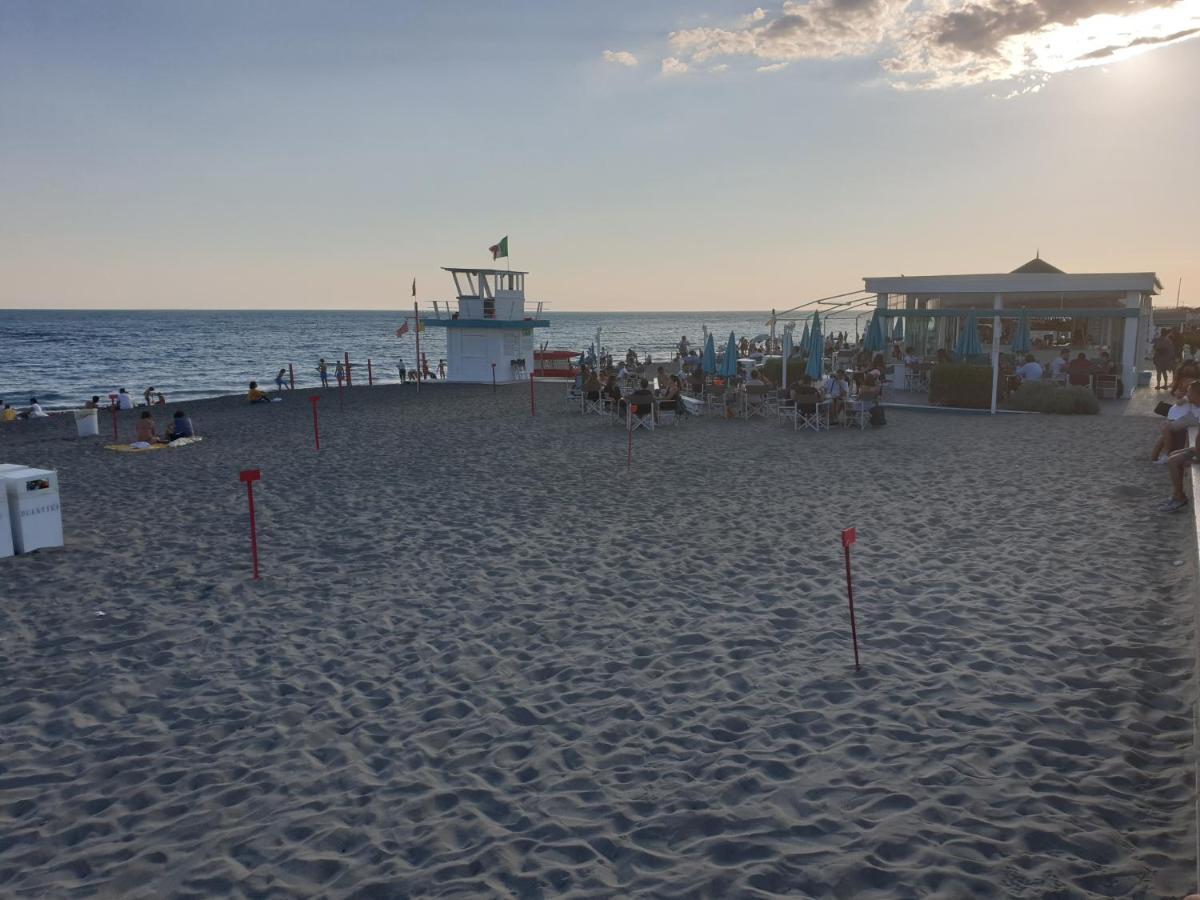 Trilocale Lido Di Roma Leilighet Lido di Ostia Eksteriør bilde