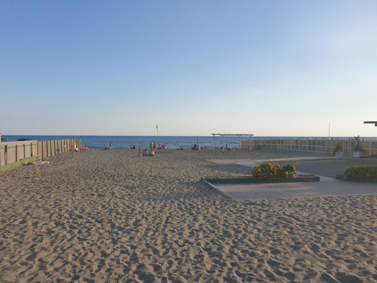 Trilocale Lido Di Roma Leilighet Lido di Ostia Eksteriør bilde