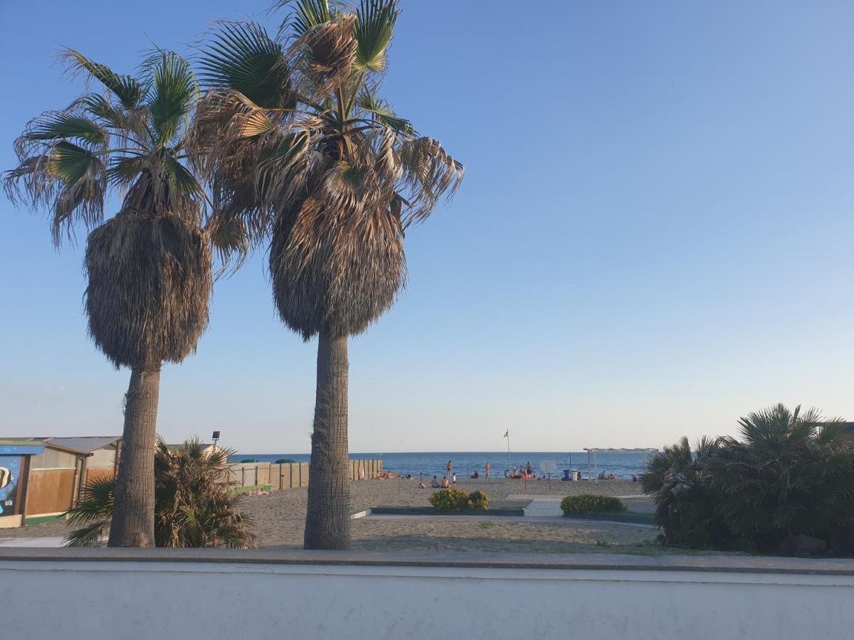 Trilocale Lido Di Roma Leilighet Lido di Ostia Eksteriør bilde